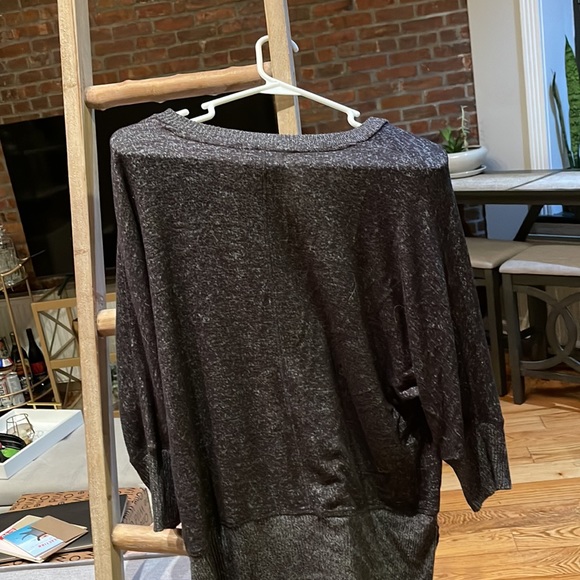 Olive + Oak grey oversized sweater - Picture 3 of 4